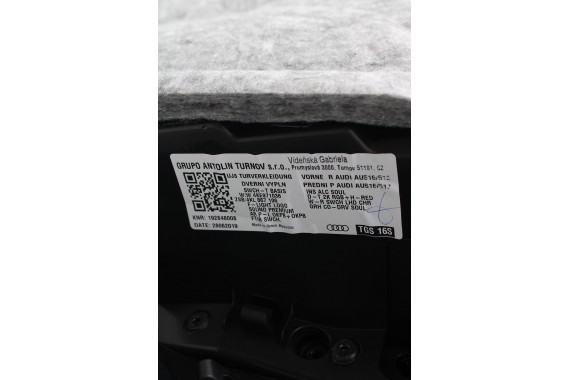 AUDI E TRON FOTELE KOMPLET FOTELI siedzeń siedzenia tapicerka ETRON 4KE kolor brąz