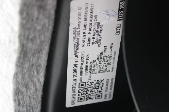 AUDI E TRON FOTELE KOMPLET FOTELI siedzeń siedzenia tapicerka ETRON 4KE kolor brąz