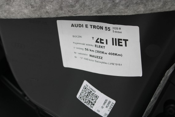 AUDI E TRON FOTELE KOMPLET FOTELI siedzeń siedzenia tapicerka ETRON 4KE kolor brąz