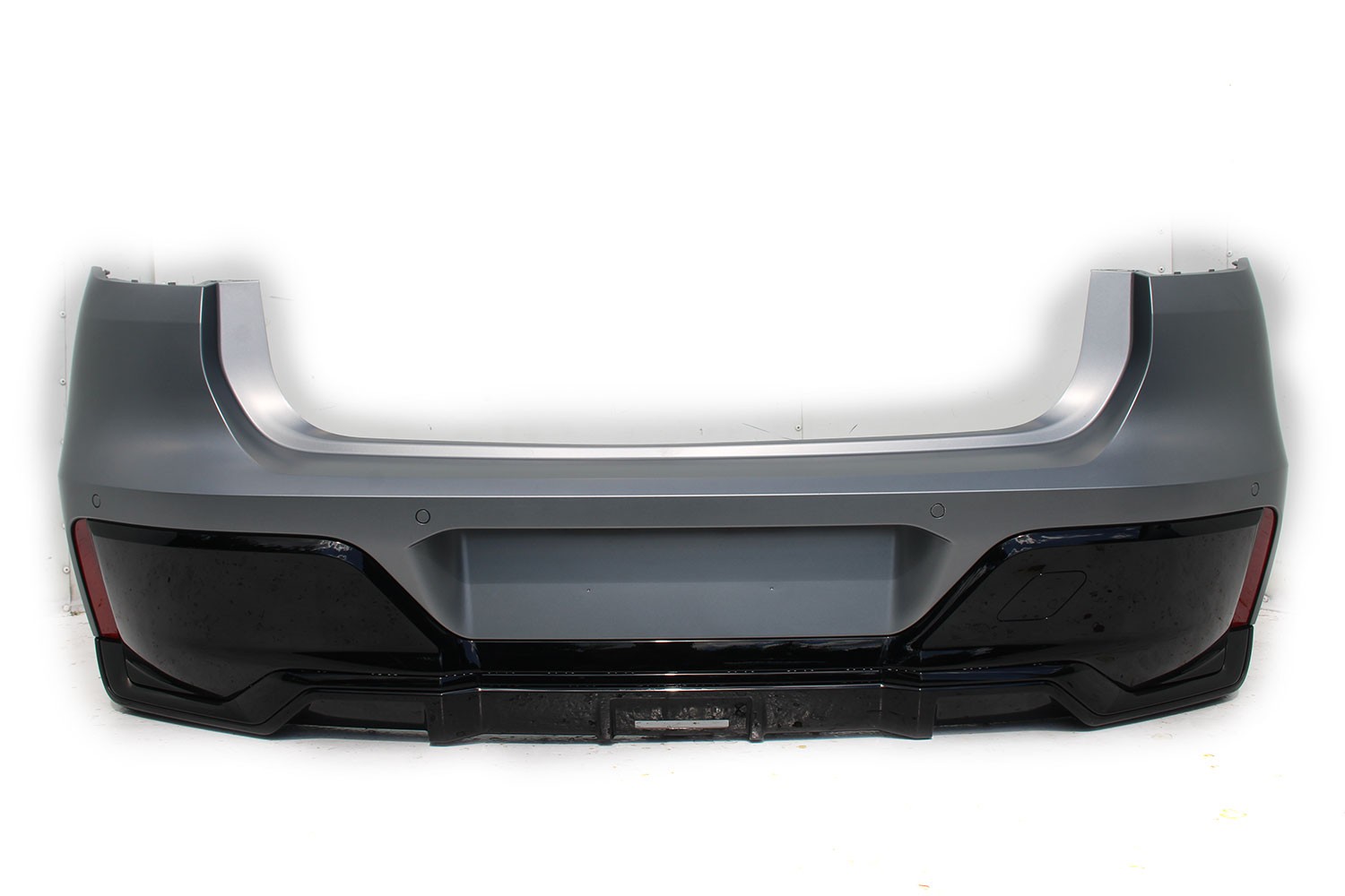 BMW 7 G70 ZDERZAK TYŁ TYLNY M pakiet C5A Kolor: C5A FROZEN PURE GREY-MET 51128081542 M POWER 66205ADA19 51128081511 51128081541 BMW 7 G70 ZDERZAK TYŁ TYLNY M pakiet C5A Kolor: C5A FROZEN PURE GREY-MET 51128081542 M POWER 66205ADA19 51128081511 51128081541