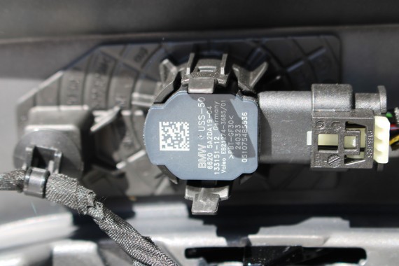 BMW 7 G70 ZDERZAK TYŁ TYLNY M pakiet C5A Kolor: C5A FROZEN PURE GREY-MET 51128081542 M POWER 66205ADA19 51128081511 51128081541