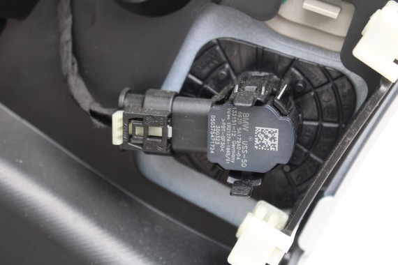 BMW 7 i7 G70 ZDERZAK PRZEDNI PRZÓD A96 Mineral-weiss metallic Biały M PAKIET 5111 9464046 15857711 5111 9883454 9464046 USA