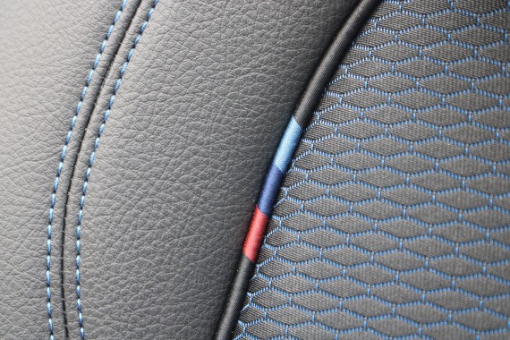 BMW X2 F39 FOTELE KOMPLET FOTELI siedzeń siedzenia tapicerka M PAKIET HKSW Stoff Micro Hexagon Sensatec schwarz +boczki drzwiowe