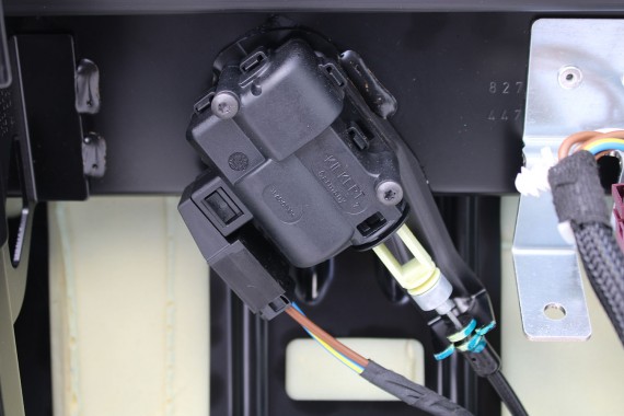 BMW X1 F48 FOTELE KOMPLET FOTELI siedzeń siedzenia tapicerka PDMZ Leder Dakota perforiert/mocca + boczki drzwiowe + podłokietnik