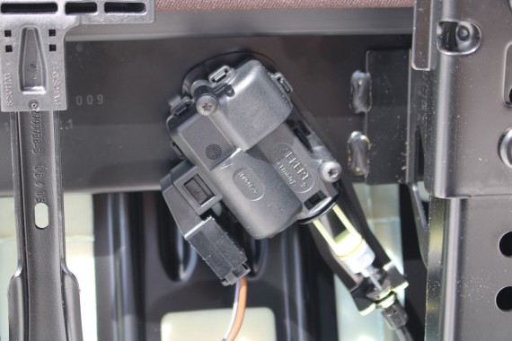 BMW X1 F48 FOTELE KOMPLET FOTELI siedzeń siedzenia tapicerka PDMZ Leder Dakota perforiert/mocca + boczki drzwiowe + podłokietnik