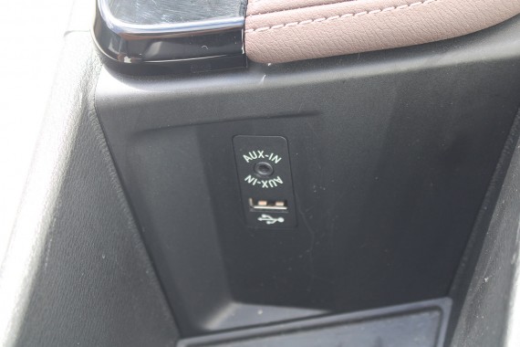 BMW X1 F48 FOTELE KOMPLET FOTELI siedzeń siedzenia tapicerka PDMZ Leder Dakota perforiert/mocca + boczki drzwiowe + podłokietnik