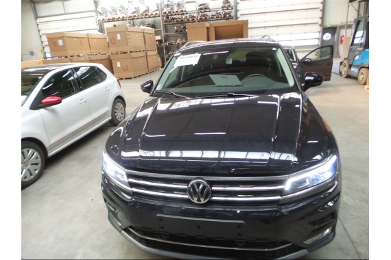 VW TIGUAN II DYWAN WYKŁADZINA PODŁOGI 5NB863367 5NB863367D 07N 62U czarny podłoga tapicerka 5NB 863 367 5NA 5NB863367 5NB863367