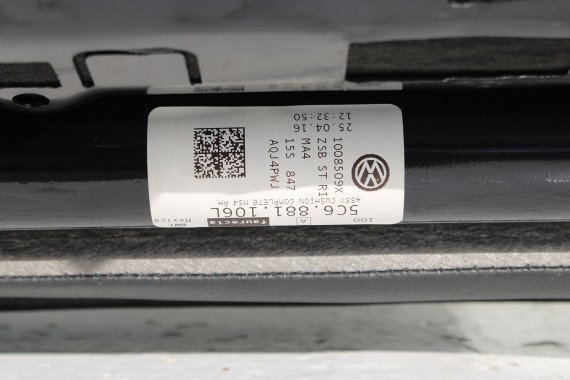 VW JETTA 5C FL FOTELE KOMPLET FOTELI siedzeń siedzenia fotel tapicerka 5C0 5C 2010- skóra w kolorze czarnym i szarym LIFT