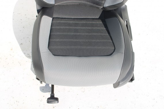 VW JETTA 5C FL FOTELE KOMPLET FOTELI siedzeń siedzenia fotel tapicerka 5C0 5C 2010- skóra w kolorze czarnym i szarym LIFT