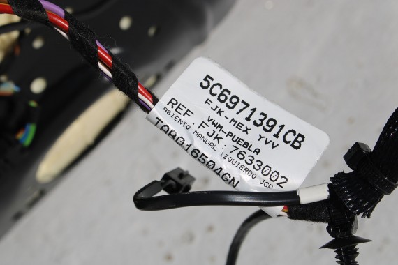 VW JETTA 5C FL FOTELE KOMPLET FOTELI siedzeń siedzenia fotel tapicerka 5C0 5C 2010- skóra w kolorze czarnym i szarym LIFT