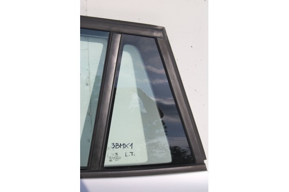 BMW X1 F48 SZYBA DRZWI 2019 AS2 TYŁ TYLNA 7405605 7405603 7405606 7405604 51377405603 51377405604 51377405605 51377405606 mała