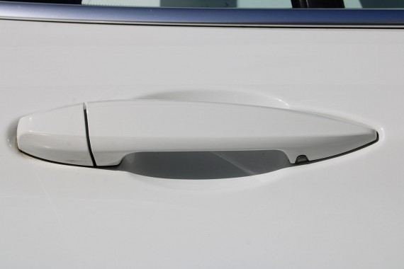 BMW X1 F48 DRZWI PRAWE PRZÓD + TYŁ STRONA PRAWA przednie + tylne 2 sztuki Kolor ALPINWEISS 300 41 00 7414370 7461351