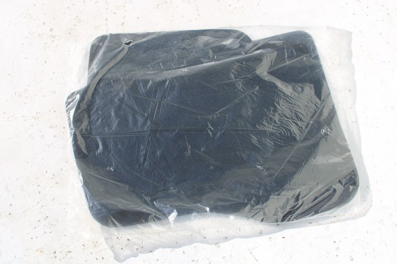 BMW X1 F48 DYWANIKI PODŁOGI 7382311 wycieraczki kolor czarny 54477382311 7410384 51 47 7408920 7382311 7382311 7382311 7382311