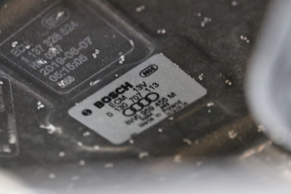 AUDI E TRON PRZÓD Matrix maska błotniki zderzak pas przedni lampy wzmocnienie błotnik lampa 2Y 	LS9R 	Gletscherweiss Biały ETRON