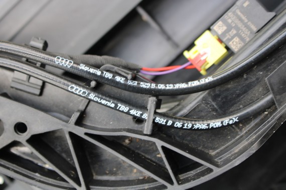AUDI E TRON PRZÓD Matrix maska błotniki zderzak pas przedni lampy wzmocnienie błotnik lampa LV5Z S1S1 Niebieski ETRON