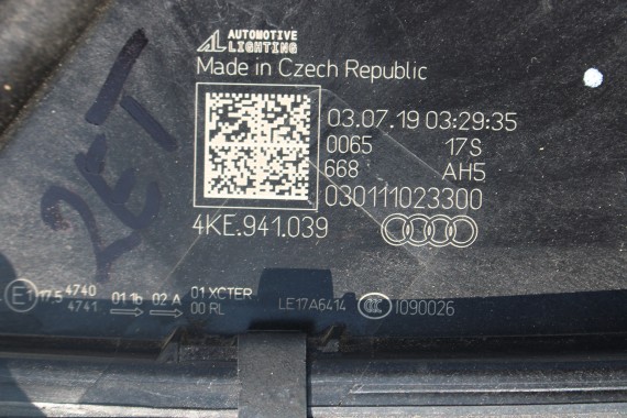 AUDI E TRON PRZÓD Matrix maska błotniki zderzak pas przedni lampy wzmocnienie błotnik lampa LV5Z S1S1 Niebieski ETRON