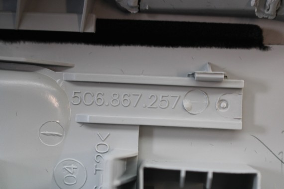 VW JETTA POSZYCIE SŁUPEK B PRAWY 5C6867243 5C6867244 5C6 867 244 5C 5C6867244B 5C6 867 244 B górne podsufitki Y20 szary perlisty
