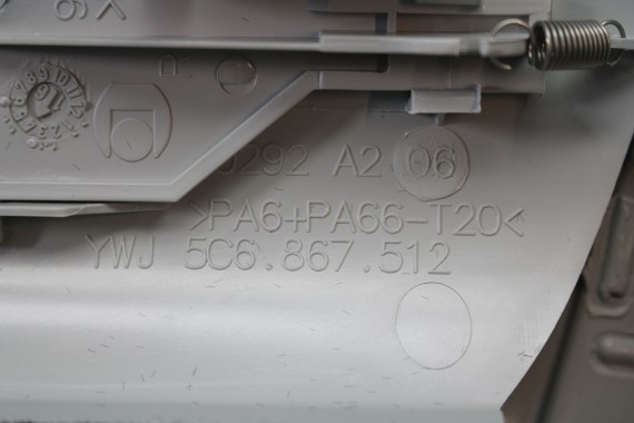 VW JETTA POSZYCIE SŁUPEK B PRAWY 5C6867243 5C6867244 5C6 867 244 5C 5C6867244B 5C6 867 244 B górne podsufitki Y20 szary perlisty