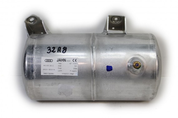 AUDI A8 S8 ZBIORNIK...