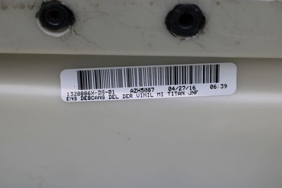 VW JETTA 5C FL FOTELE KOMPLET FOTELI siedzeń siedzenia fotel tapicerka 5C0 5C 2010- skóra w kolorze czarnym i szarym LIFT
