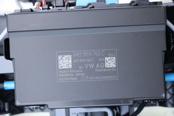 AUDI A8 4N D5 FOTELE KOMPLET FOTELI siedzeń siedzenia tapicerka Valcona + boczki + podłokietnik N5D S-LINE sline LONG 4N4 S8