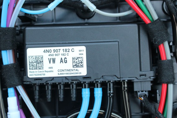 AUDI A8 4N D5 FOTELE KOMPLET FOTELI siedzeń siedzenia tapicerka Valcona + boczki + podłokietnik N5D S-LINE sline LONG 4N4 S8