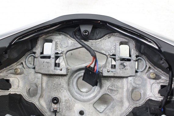 BMW X1 F48 KIEROWNICA 6860282 X2 F39 2 F45 F46 SPORT XDRIVE18D 32303086264 32 30 3086264 skóra 32306860282 32 30 6860282