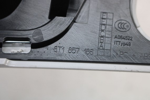 AUDI A5 RAMKA NAWIGACJI 8T1857186S 8T1857186H NAVI 8T1 857 186 S  8T 8F przesłona monitora wyświetlacza MMi A5 CABRIO