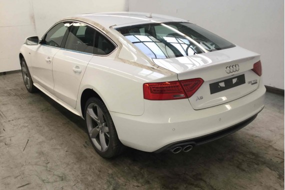 AUDI A5 SPORTBACK DRZWI LEWE PRZÓD + TYŁ STRONA LEWA przednie + tylne 2 sztuki 8T 8T8 T9T9 	LY9C ibisa Biały 8T8831051 8T8833051
