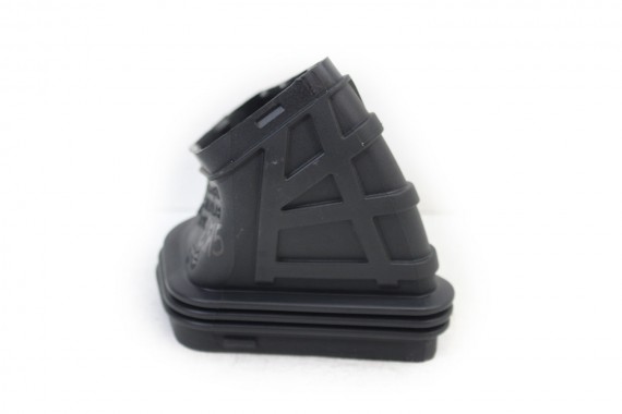 AUDI A4 A5 ŁAPAK WLOT POWIETRZA PASA 8K0129739B 2.0 TDi silnik diesel 8K B8 8T 8K0 129 739 B kierownica dolot 2.0 TDi 8K0129739B