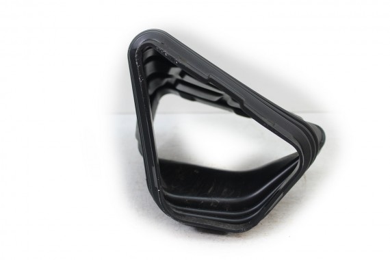 AUDI A4 A5 ŁAPAK WLOT POWIETRZA PASA 8K0129739B 2.0 TDi silnik diesel 8K B8 8T 8K0 129 739 B kierownica dolot 2.0 TDi 8K0129739B