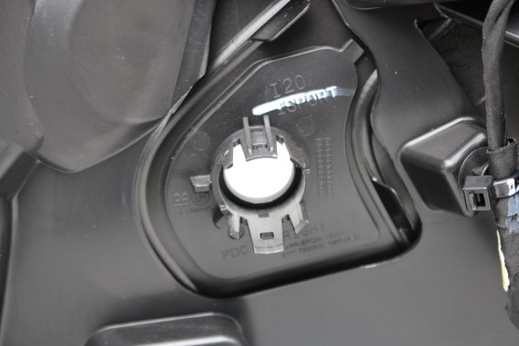 BMW iX i20 ZDERZAK PRZEDNI PRZÓD M pakiet Kolor: 300 Alpinweiss 3 Biały 51117933621 5A0ABC9 9879665 9879666 9492524
