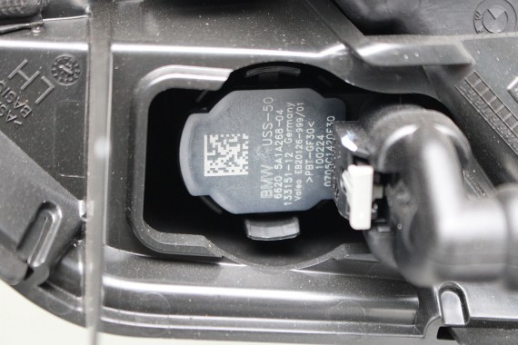 BMW iX i20 ZDERZAK PRZEDNI PRZÓD M pakiet Kolor: 300 Alpinweiss 3 Biały 51117933621 7983621 9879666 9879665 9492524