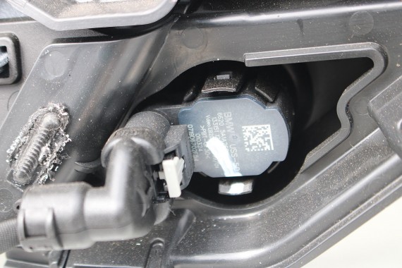 BMW iX i20 ZDERZAK PRZEDNI PRZÓD M pakiet Kolor: A96 Mineral-weiss metallic Biały 51117933621 7983621 9879666 9879665 9492524