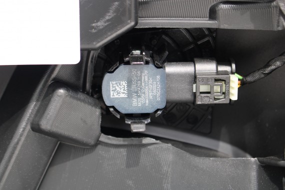 BMW 5 G60 ZDERZAK PRZEDNI PRZÓD C1M Phytonicblau Niebieski 8084653 G61 M PAKIET 8084653 8084655 8084656 8084629 9879291 9879291