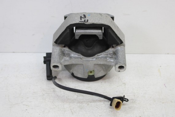 AUDI A6 PODUSZKA ŁAPA SILNIKA 4G0199381NE 8R0199381B lewa prawa strona 2 sztuki 4G0199381PE 4G0199381 4G0199381NE 8R0199381B 4G