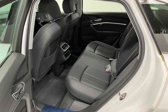 AUDI ETRON GŁOŚNIKI KOMPLET 4KE035398 4K0035399 4K9035411 4K0035415 4KE035621 80A035453 GŁOŚNIKÓW 80A035453 E-TRON 4KE 035 621