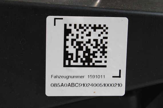 BMW iX i20 ZDERZAK PRZEDNI PRZÓD M pakiet Kolor: 475 Black-sapphire metallic Czarny 51117983621 7983621 M POWER 51119492524