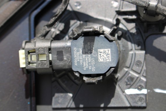 BMW 5 G60 ZDERZAK TYŁ TYLNY M pakiet Kolor: 416 Carbon-schwarz Czarny MSP M POWER 51128084866 51128084713 51128085225 8084866