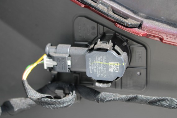 BMW iX i20 ZDERZAK TYŁ TYLNY M pakiet C57 AVENTURINROT III 51128081542 51128737824 51129878961 51129878962 51129491667 IX