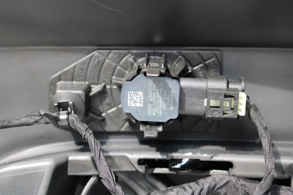 BMW 7 G70 ZDERZAK TYŁ TYLNY M pakiet 416 Kolor: Carbon-schwarz Czarny 51128081542 M POWER 66205A1A269 51128081511 5A74568 chrom