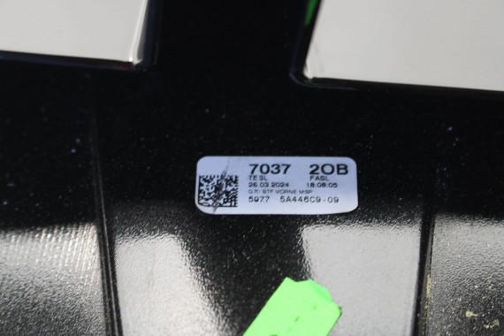 BMW 7 i7 G70 ZDERZAK PRZEDNI PRZÓD 475 Black-sapphire Czarny M PAKIET 5111 9464046 15857711 9883454 9464046 chrom C4A Oxidgrau