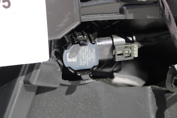 BMW 5 G60 ZDERZAK PRZEDNI PRZÓD 475 Black-sapphire Czarny 8084653 G61 M PAKIET 51118084653 8084655 8084656 8084629 9879291