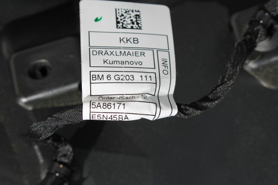 BMW 5 G60 ZDERZAK PRZEDNI PRZÓD 475 Black-sapphire Czarny 8084653 G61 M PAKIET 51118084653 8084655 8084656 8084629 9879291