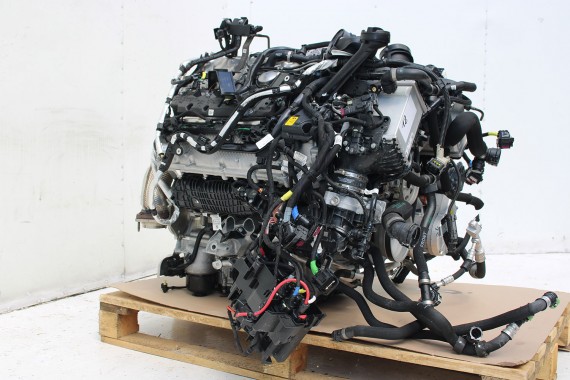 BMW 7 X5 X6 X7 SILNIK 4.4 S68_B44 G70 F95 F96 G07 480KW 653PS benzyna 4.4 V8 iX HYBRID hybryda S68B44A S68_B44A