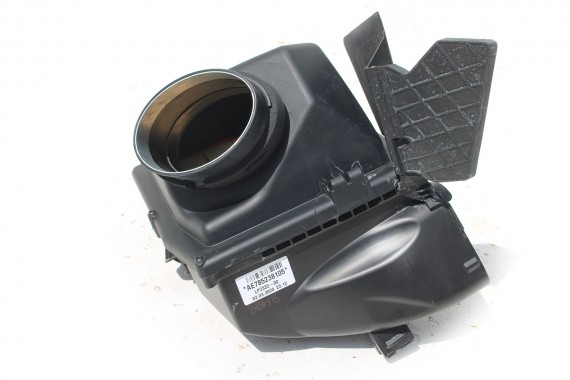 BMW 8 M8 FILTR POWIETRZA 7852379 7852381 SILNIK 4.4 V8 F91 F92 F93 obudowa 13717852379 13717852381 13717856921 7856922 7856921