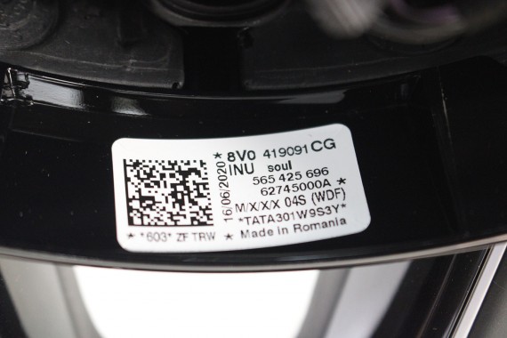 AUDI A3 Q2 KIEROWNICA 8V0419091CG 81A419091B 8V0 419 091 CG 81A 419 091 B INU - czarny FL LIFT skóra