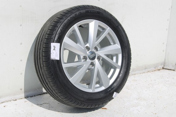 AUDI Q2 FELGI 17 OPONY LETNIE KOŁA 81A601025C felga 7J*17H2 ET45  opona LATO Bridgestone Turanza T001 215/55/17 94V 81A 2016-