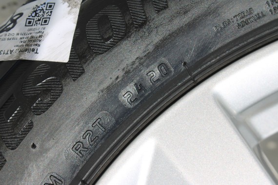 AUDI Q2 FELGI 17 OPONY LETNIE KOŁA 81A601025C felga 7J*17H2 ET45  opona LATO Bridgestone Turanza T001 215/55/17 94V 81A 2016-