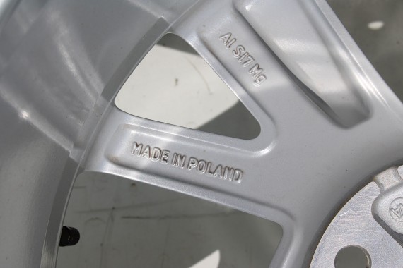 AUDI Q2 FELGI 17 OPONY LETNIE KOŁA 81A601025C felga 7J*17H2 ET45  opona LATO Bridgestone Turanza T001 215/55/17 94V 81A 2016-